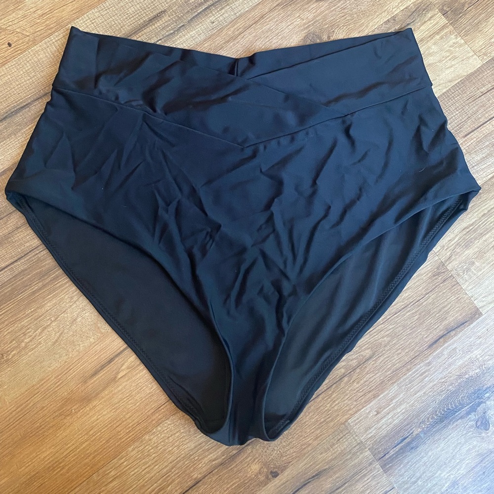 Black bottoms